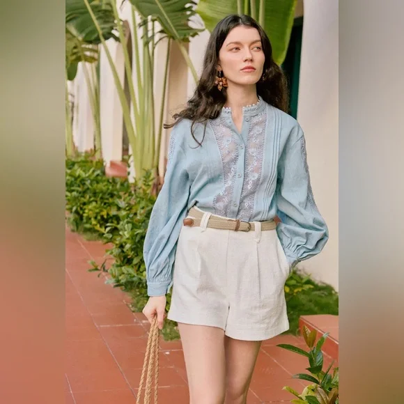 Petite Studio Anne Linen Shorts in White